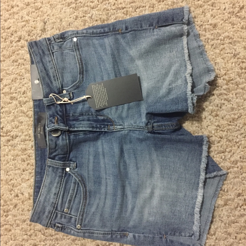 The limited jeans shorts